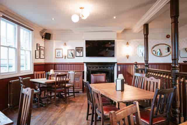 The King's Head, Earl's Court - image 2