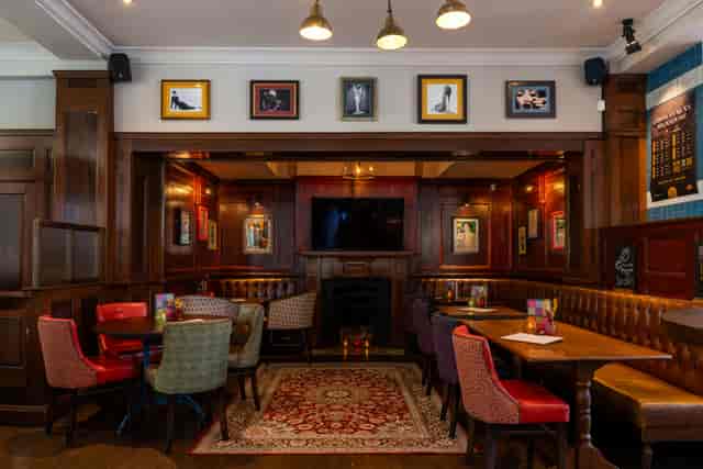 The King's Head, Earl's Court - image 2
