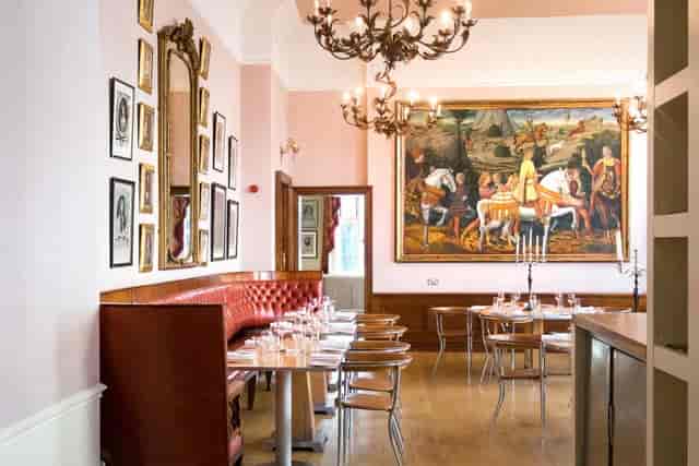 Racquet Club Hotel & Ziba Restaurant - image 2
