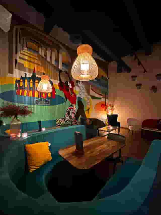 Back Lounge 