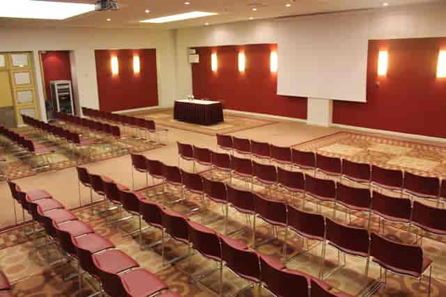 The Kassam Stadium Conference & Events Centre - image 2