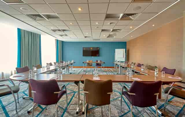 Crowne Plaza Reading East - image 2