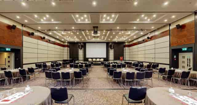 Leonardo Royal Hotel London City - image 2