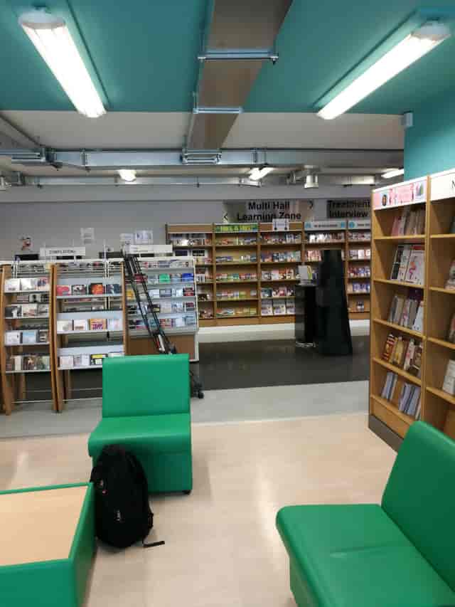 Artizan Street Library - image 2