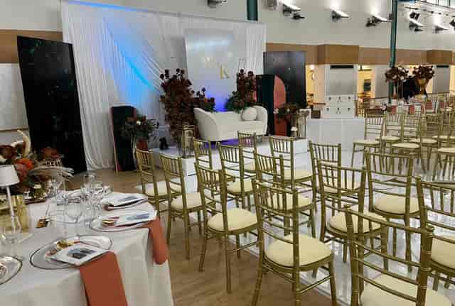 Allum Manor Hall - image 3