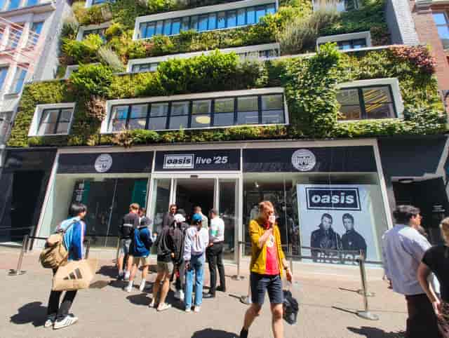 35 Carnaby Street - image 3