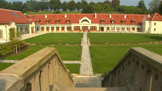 Luxurious unique baroque Castle lavishly furnished - image 2