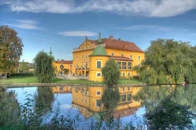 Luxurious unique baroque Castle lavishly furnished - image 3
