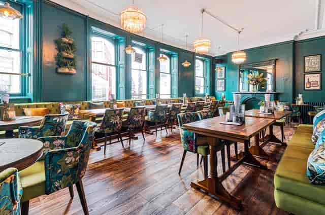 The Castle, Farringdon - image 2