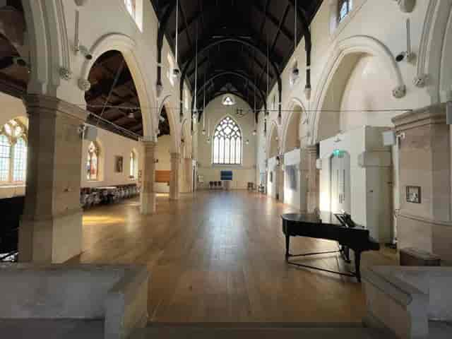 St Luke's West Holloway - image 3