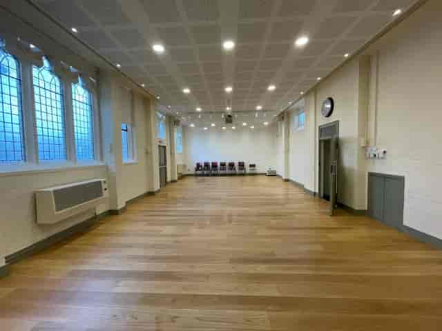 St Luke's West Holloway - image 2