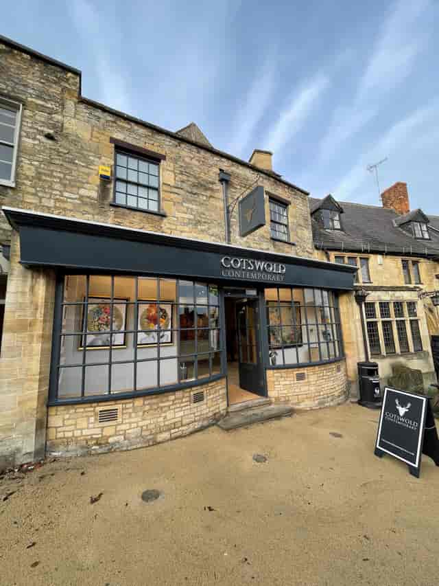 Cotswold Contemporary - image 3