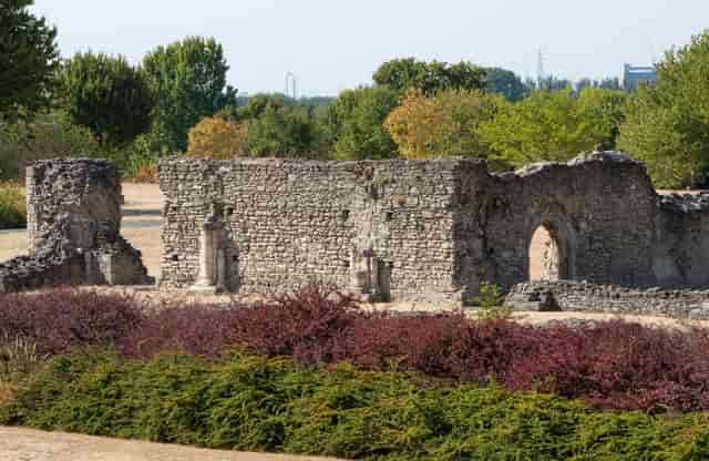 Lesnes Abbey Lodge - image 3