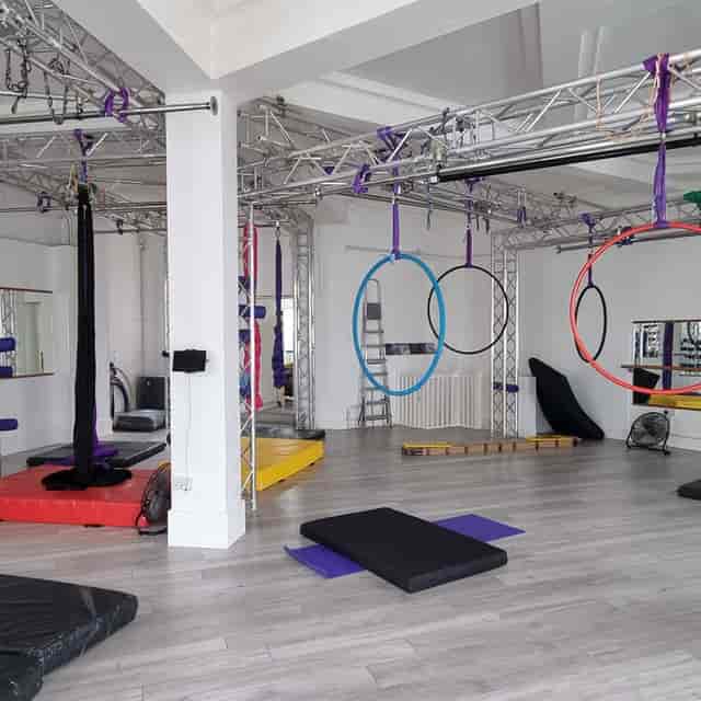 Aerialactive Pole Dancing Studio - image 3