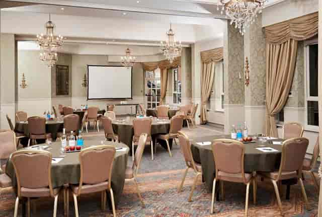 Careys Manor Hotel & SenSpa - image 2