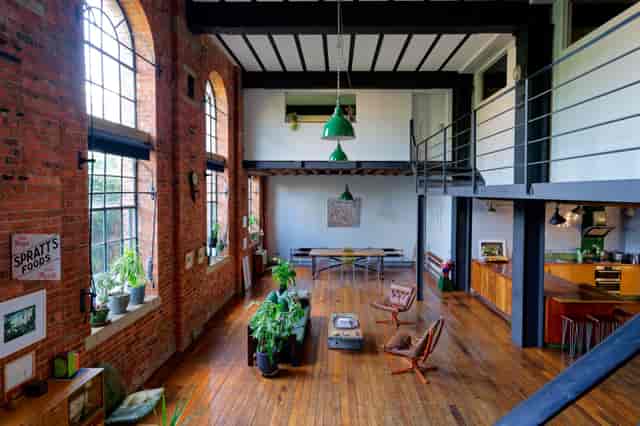 Victorian Exposed Brick Warehouse - image 2