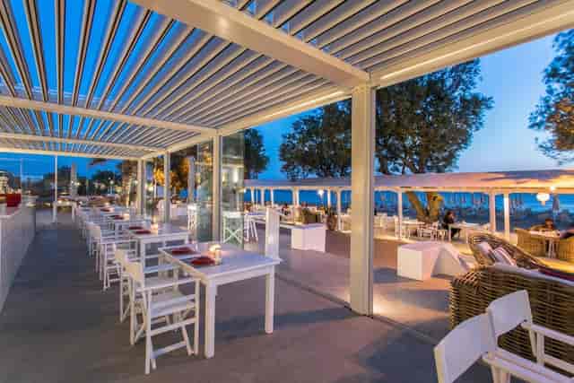 Ippokampos Beachfront - image 3