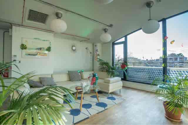 Wallacespace Clerkenwell Green - image 2