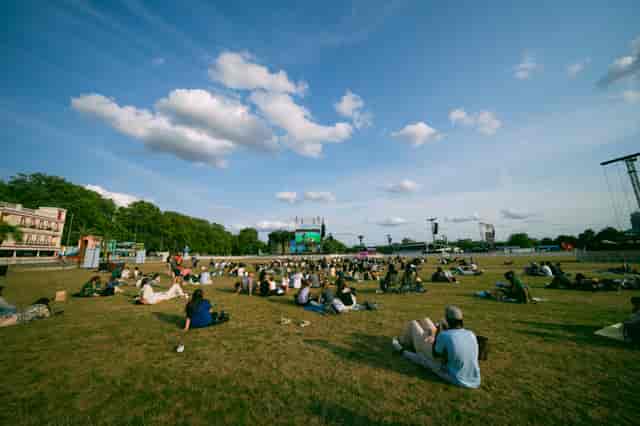 Broad Walk North Lawns - image 2