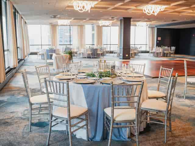 voco Chicago Downtown - image 3