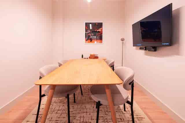 Winthrop Meeting Room - image 2
