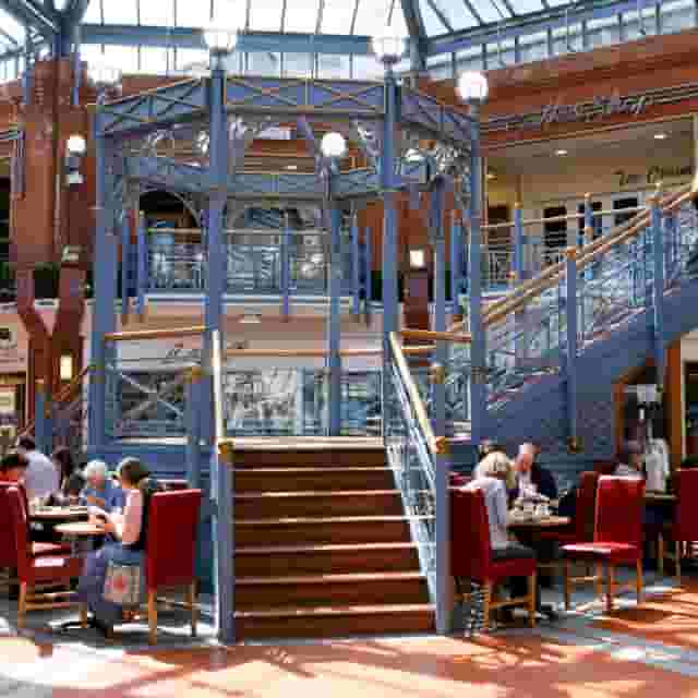 Cafe Lounge