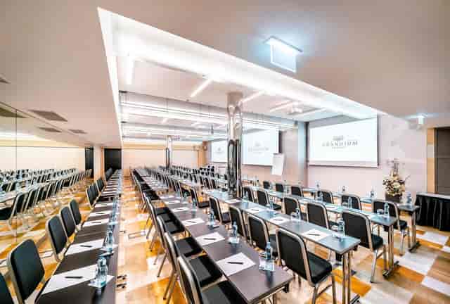 Grandium Hotel Prague - image 2