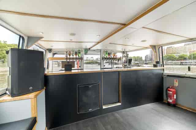 MV Viscount - image 3