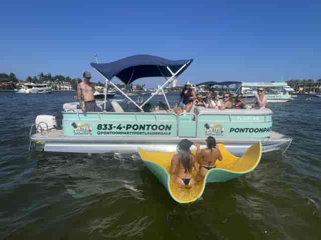 South Beach Party Boats - image 2