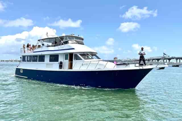 Cangri Miami Yacht Rentals - image 2