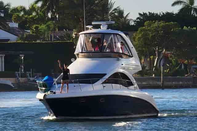 Cangri Miami Yacht Rentals - image 3