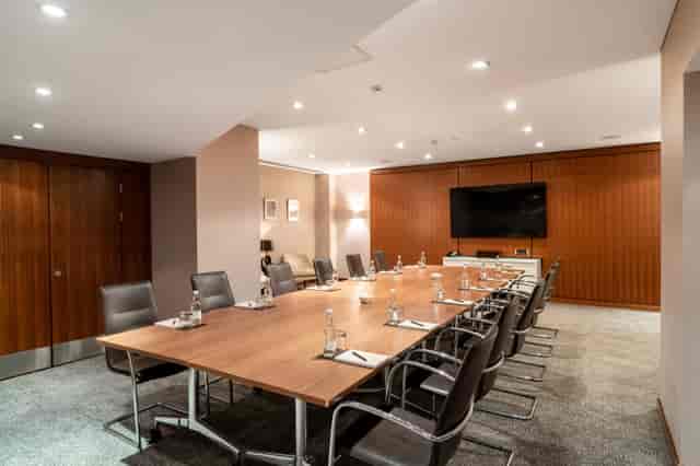 Lancaster Hall Hotel - image 3