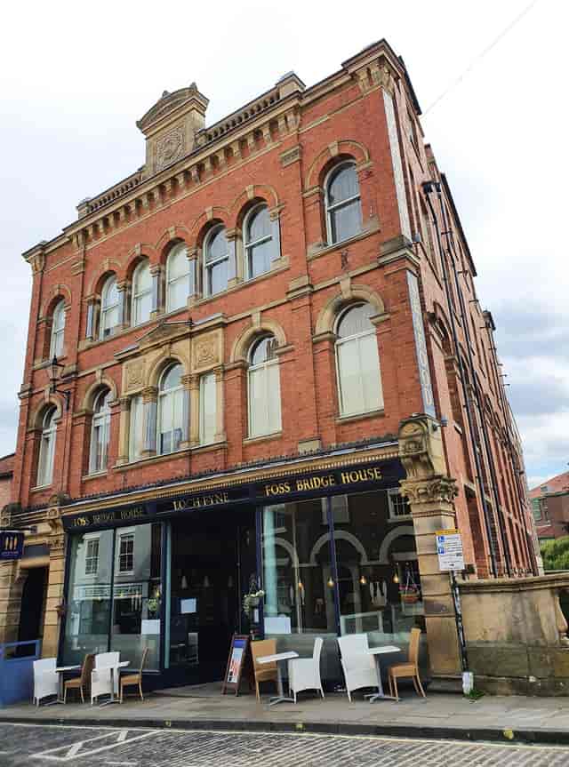 Bridge House - image 3
