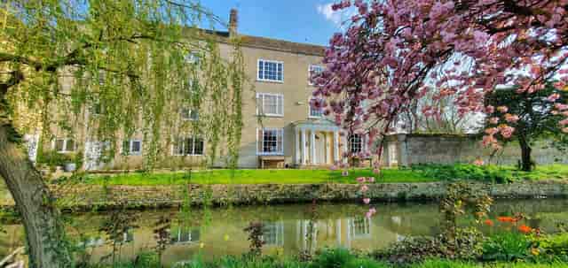 Molecey Estates - image 2