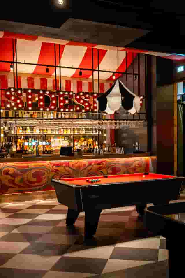 Sideshow Gaming Bar