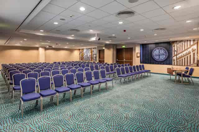 Courtyard by Marriott Prague - image 3