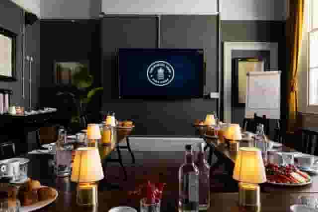 First Class Lounge