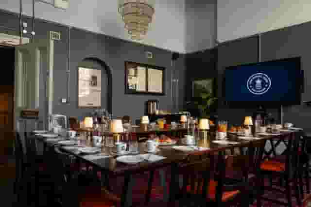 First Class Lounge