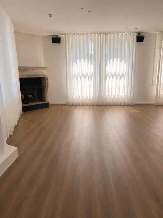Blank canvas event venue at Number 10 with natural light for private dining and board meetings.