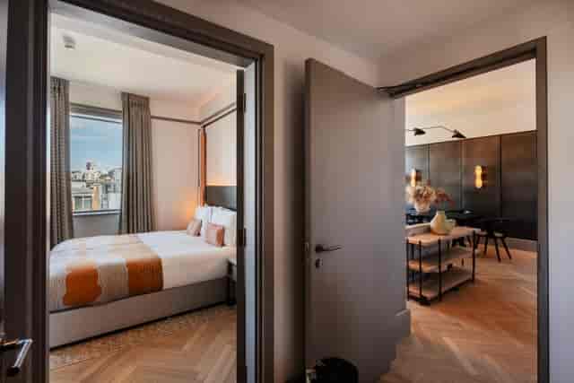 Luxury suite for VIP events at Hart Shoreditch Hotel, featuring professional meeting space.
