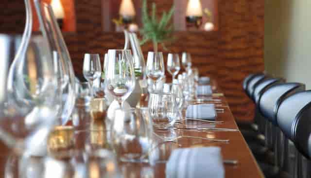 High-end banquet table set for a premium London Fields meeting room and corporate event.
