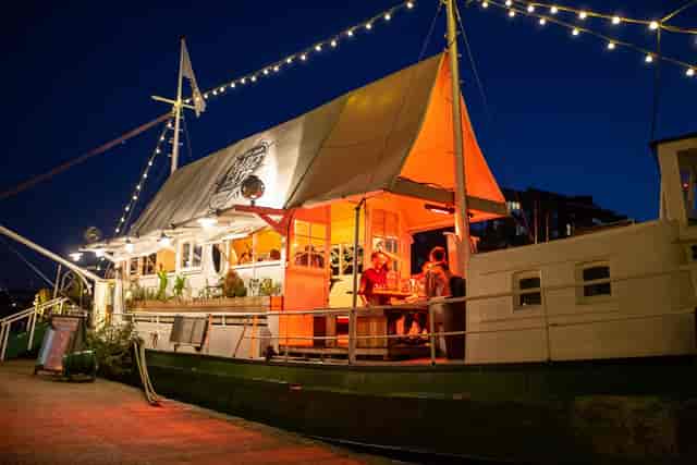 Barge East boat venue for corporate incentive dinners and networking events.