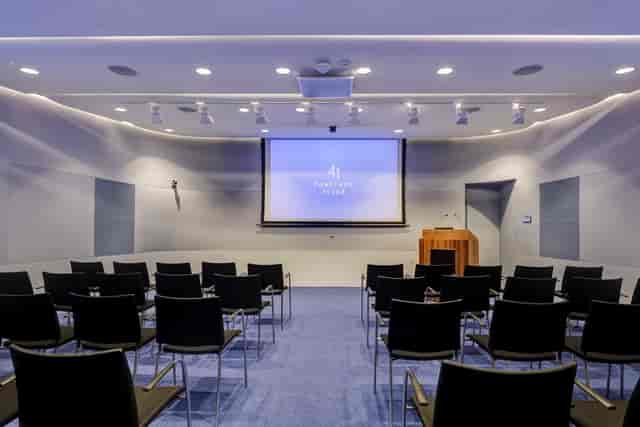 Wolfson Suite meeting, tiered seating, conference, seminar