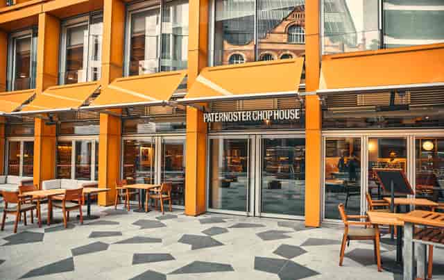 Vibrant outdoor dining at Paternoster Chop House, perfect for casual meetings and events.