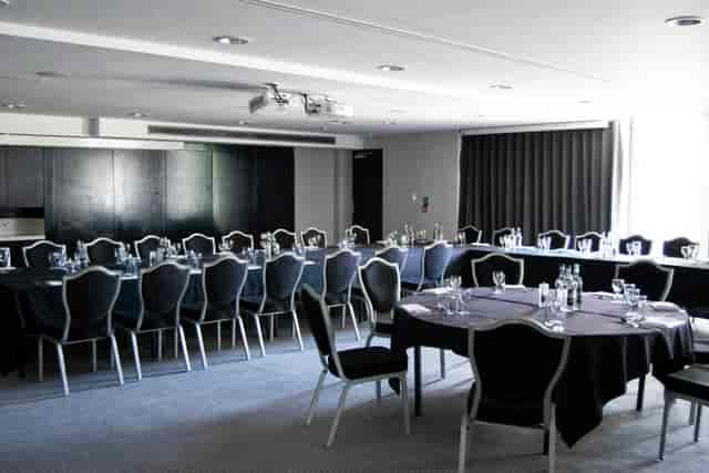 Dukes meeting space at Hilton London Syon Park, ideal for corporate workshops and presentations.