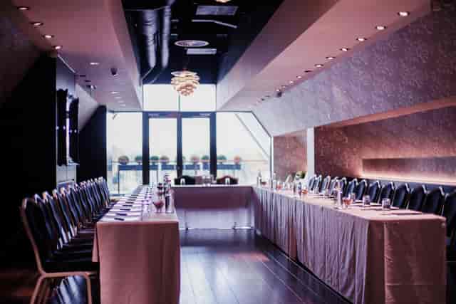 Modern meeting space at The Clubhouse, Hilton London Syon Park for corporate events.