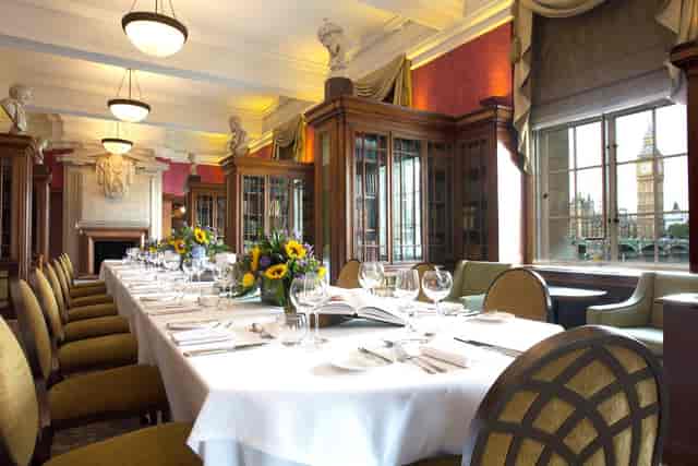 Elegant dining room at London Marriott County Hall, ideal for corporate events and gatherings.