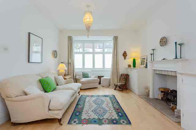 Cozy contemporary living space for intimate meetings and gatherings.