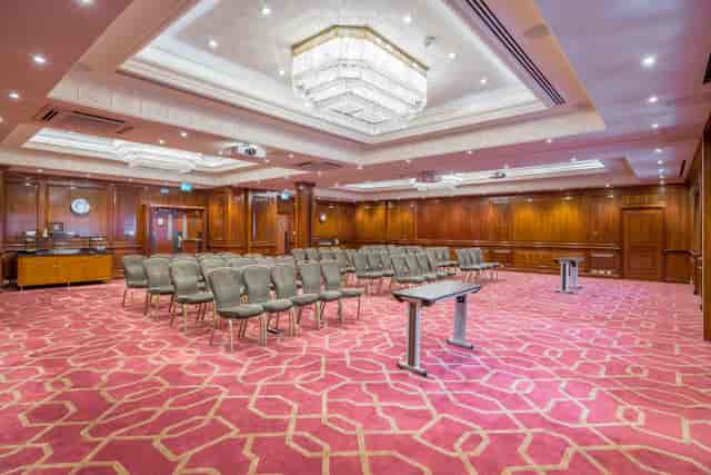 Elegant meeting room at Radisson Blu Heathrow, perfect for corporate events and workshops.