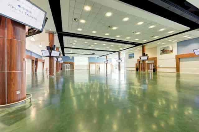 Oaks Hall at Epsom Downs: spacious venue with polished floors for conferences and trade shows.